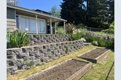 2208 E 5th St, Vancouver, WA 98661 - Photo 2