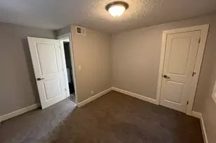 2208 E 5th St, Vancouver, WA 98661 - Photo 12