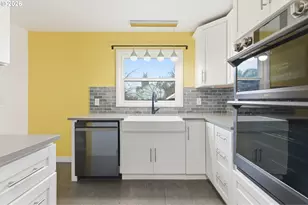 19 NE 139th Ave, Portland, OR 97230 - Photo 18