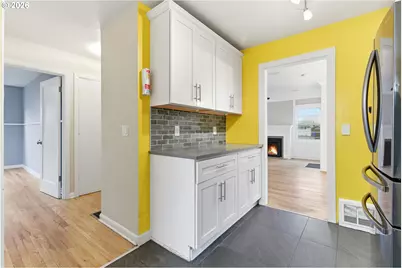 19 NE 139th Ave, Portland, OR 97230 - Photo 12