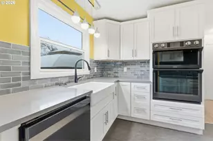 19 NE 139th Ave, Portland, OR 97230 - Photo 10