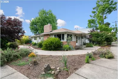 303 Mill St, Silverton, OR 97381 - Photo 1