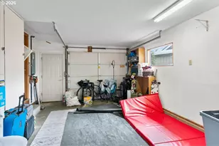 303 Mill St, Silverton, OR 97381 - Photo 24