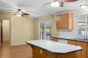 550 S State St, Sutherlin, OR 97479 - Photo 4