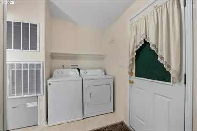 550 S State St #91, Sutherlin, OR 97479 - Photo 12
