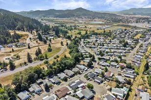 550 S State St, Sutherlin, OR 97479 - Photo 26