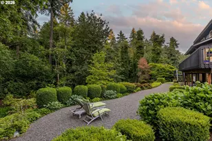 1537 S Aventine Ct, Portland, OR 97219 - Photo 44