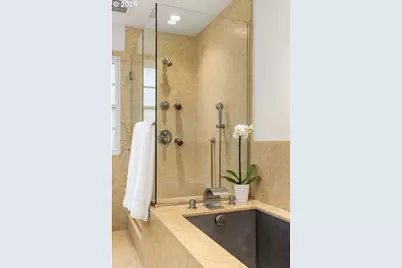 1537 S Aventine Ct, Portland, OR 97219 - Photo 26