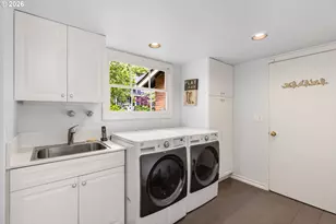 1537 S Aventine Ct, Portland, OR 97219 - Photo 20