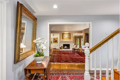 1537 S Aventine Ct, Portland, OR 97219 - Photo 6