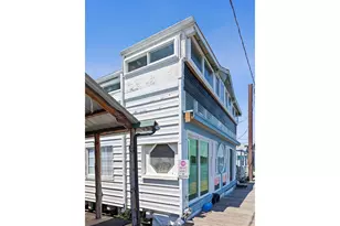 2915 NE Marine Dr, Portland, OR 97211 - Photo 2