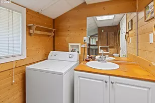 2915 NE Marine Dr, Portland, OR 97211 - Photo 32