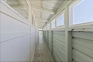 2915 NE Marine Dr, Portland, OR 97211 - Photo 22