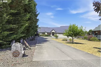 2833 20th St, Springfield, OR 97477 - Photo 2