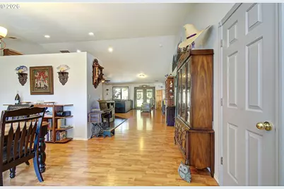 15 NE 14th Ct, Battle Ground, WA 98604 - Photo 4