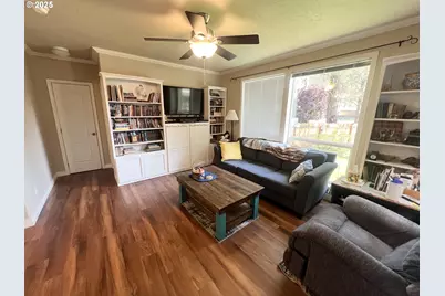 1809 26th St #12, La Grande, OR 97850 - Photo 6