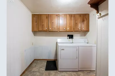 5335 Main St, Springfield, OR 97478 - Photo 32