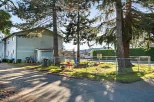 420 N 13th Ave, Cornelius, OR 97113 - Photo 4