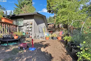 1210 E 38th Ave, Eugene, OR 97405 - Photo 40