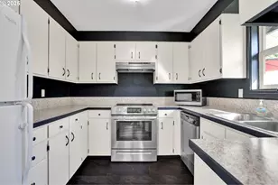 1210 E 38th Ave, Eugene, OR 97405 - Photo 8