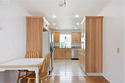 810 22nd St, Springfield, OR 97477 - Photo 16