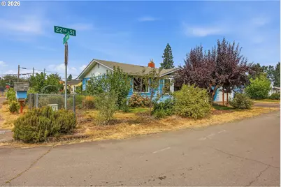 810 22nd St, Springfield, OR 97477 - Photo 32