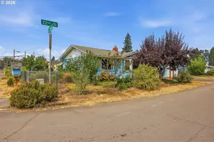 810 22nd St, Springfield, OR 97477 - Photo 32