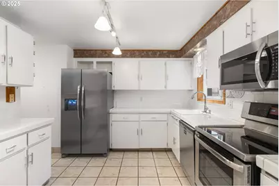 17130 SW Baker St, Beaverton, OR 97007 - Photo 20