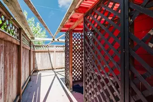 2037 NW 21st Ave, Portland, OR 97209 - Photo 4