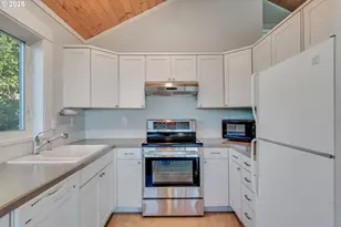 333 Vosburg St, Wheeler, OR 97147 - Photo 20