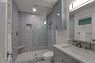 7635 S Hood Ave, Portland, OR 97219 - Photo 24