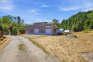 76566 Davis Rd, Oakridge, OR 97463 - Photo 2