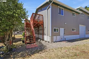 76566 Davis Rd, Oakridge, OR 97463 - Photo 6