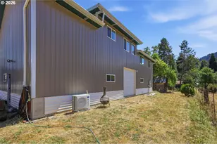 76566 Davis Rd, Oakridge, OR 97463 - Photo 4