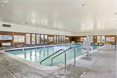 2101 Country Club Ct, Woodburn, OR 97071 - Photo 32
