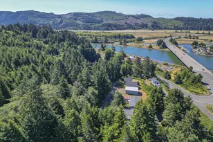 197 S Wells Dr, Lincoln City, OR 97367 - Photo 36