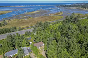 197 S Wells Dr, Lincoln City, OR 97367 - Photo 34