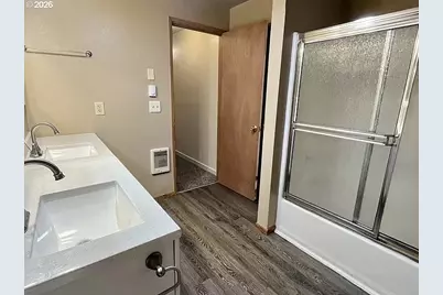 9295 SW Hill St, Portland, OR 97223 - Photo 8