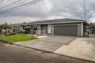 2370 Fir St, North Bend, OR 97459 - Photo 2