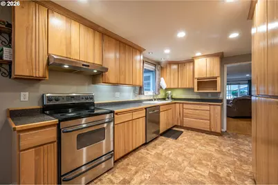 2370 Fir St, North Bend, OR 97459 - Photo 6