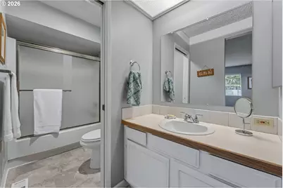 15470 SW Oaktree Ln, Tigard, OR 97224 - Photo 24