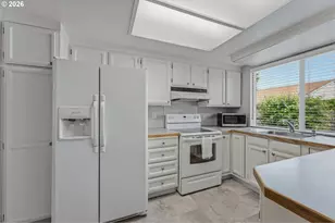 15470 SW Oaktree Ln, Tigard, OR 97224 - Photo 14
