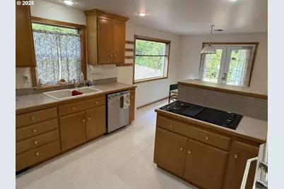 2184 13th St, Florence, OR 97439 - Photo 14