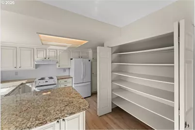 15800 SW Alderbrook Cir, Portland, OR 97224 - Photo 16