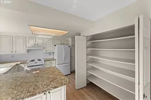 15800 SW Alderbrook Cir, Portland, OR 97224 - Photo 16