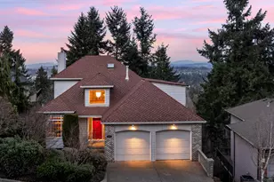 19784 Wildwood Dr, West Linn, OR 97068 - Photo 8