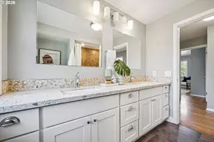 26 NE Stafford St, Portland, OR 97211 - Photo 16