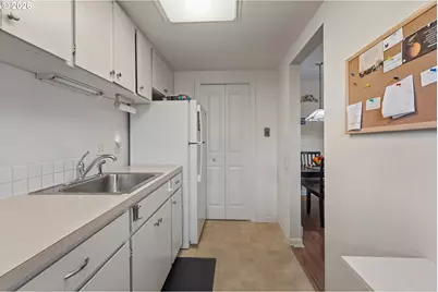15200 SW Crown Dr #4, King City, OR 97224 - Photo 14