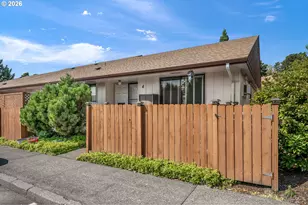 15200 SW Crown Dr, King City, OR 97224 - Photo 2