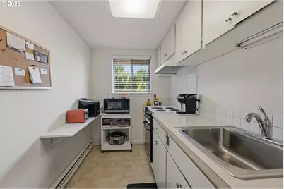 15200 SW Crown Dr #4, King City, OR 97224 - Photo 12